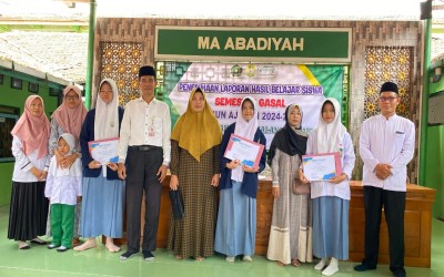 Akhir Semester Ganjil, MA Abadiyah Sambut Libur Panjang dengan Pengambilan Rapor